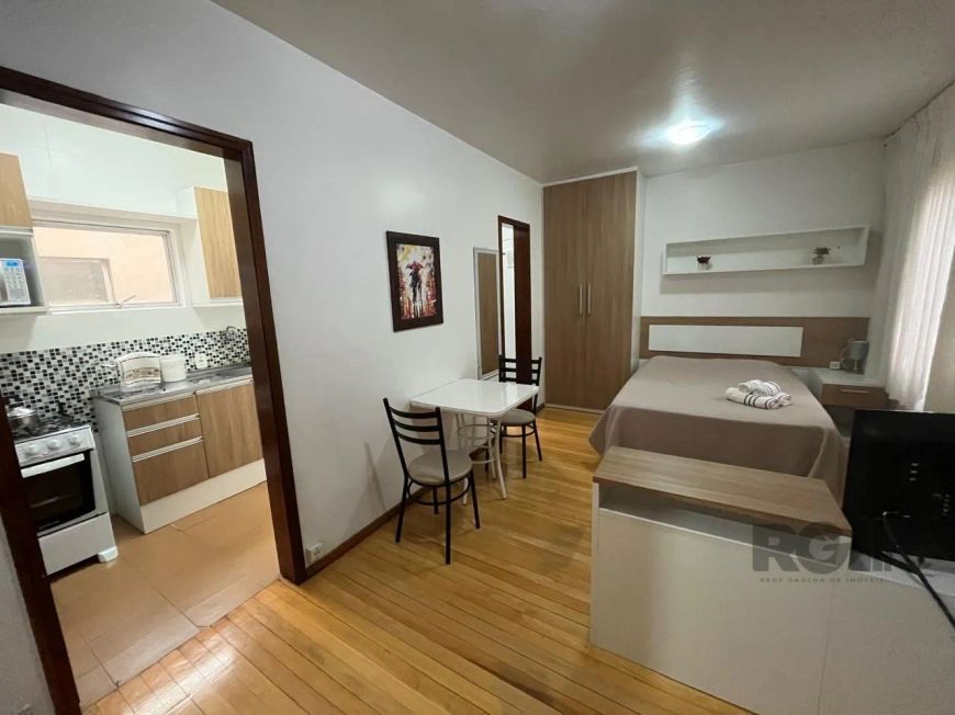 Apartamento de um quarto, sala, cozinha e banheiro social no Centro Histórico de Porto Alegre. Apart