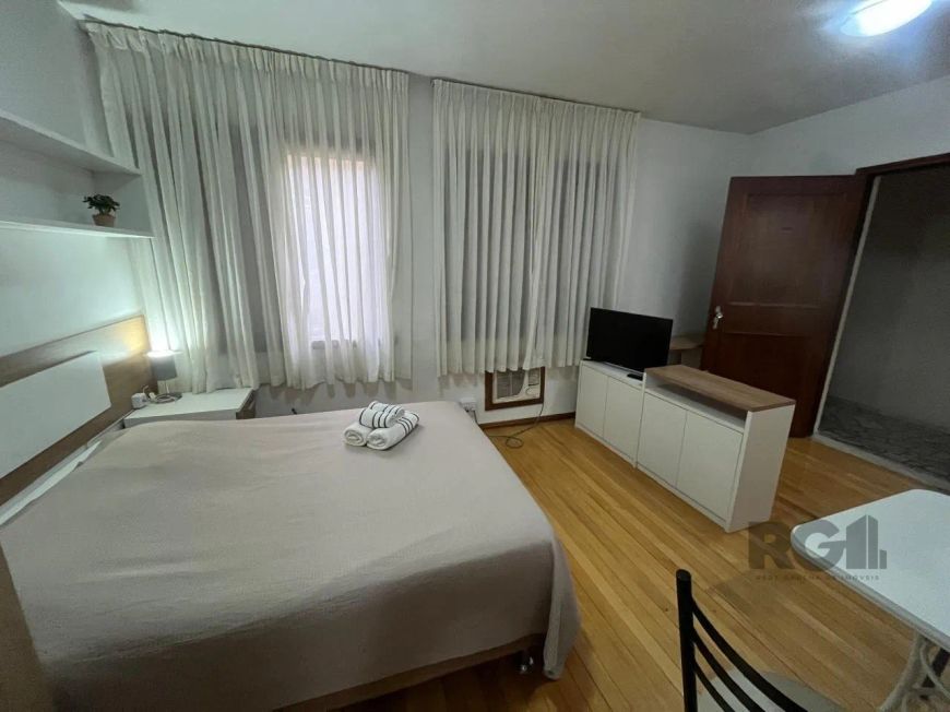 Apartamento de um quarto, sala, cozinha e banheiro social no Centro Histórico de Porto Alegre. Apart