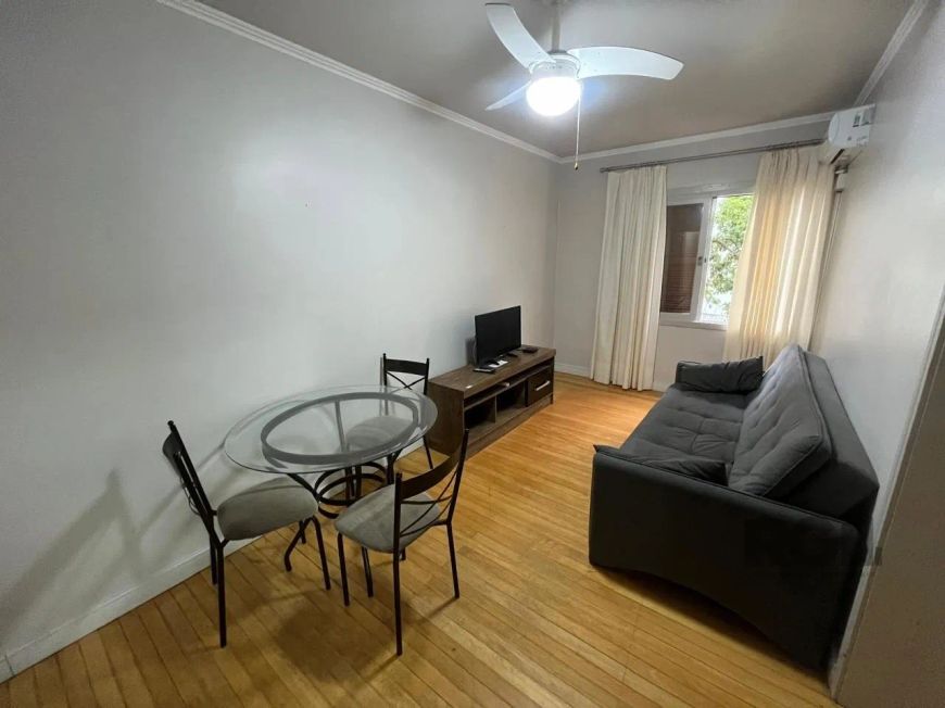 Apartamento de um quarto, sala, cozinha e banheiro social no Centro Histórico de Porto Alegre. Apart
