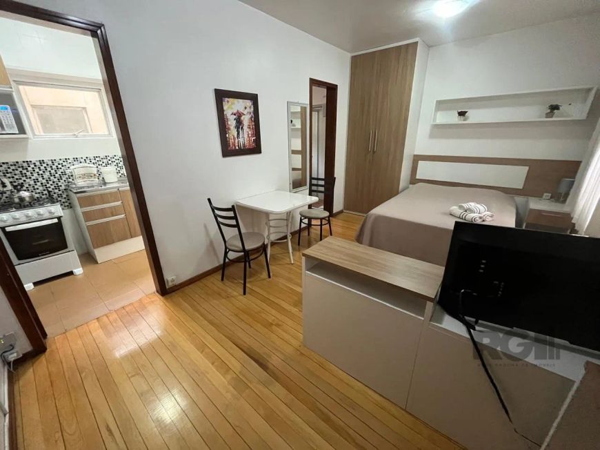 Apartamento de um quarto, sala, cozinha e banheiro social no Centro Histórico de Porto Alegre. Apart