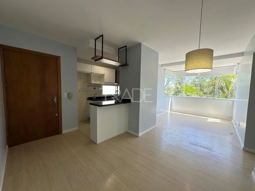 Apartamento de 2 dormitórios e 1 vaga localizado no bairro Camaquã zona sul de Porto Alegre.