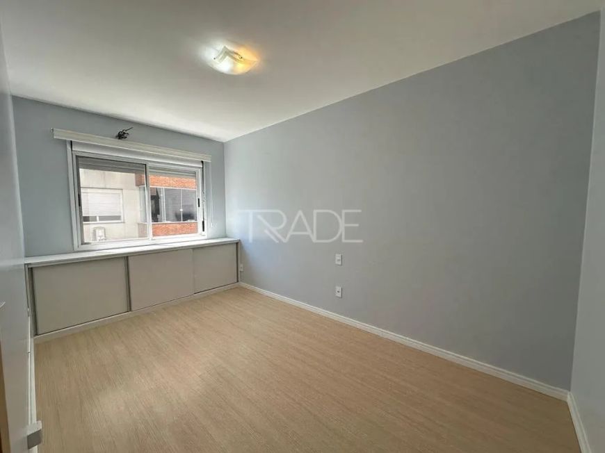 Apartamento de 2 dormitórios e 1 vaga localizado no bairro Camaquã zona sul de Porto Alegre.
