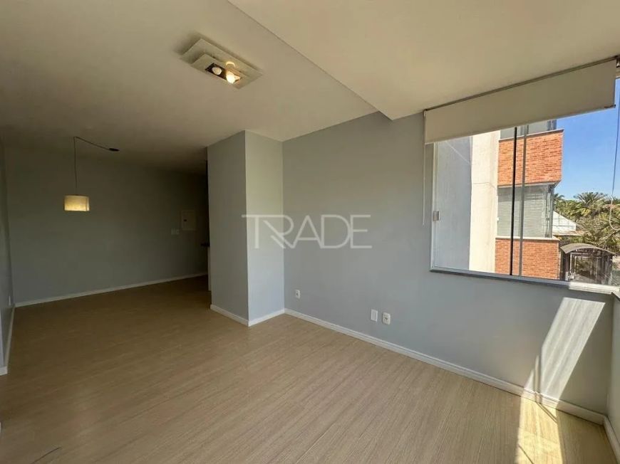 Apartamento de 2 dormitórios e 1 vaga localizado no bairro Camaquã zona sul de Porto Alegre.