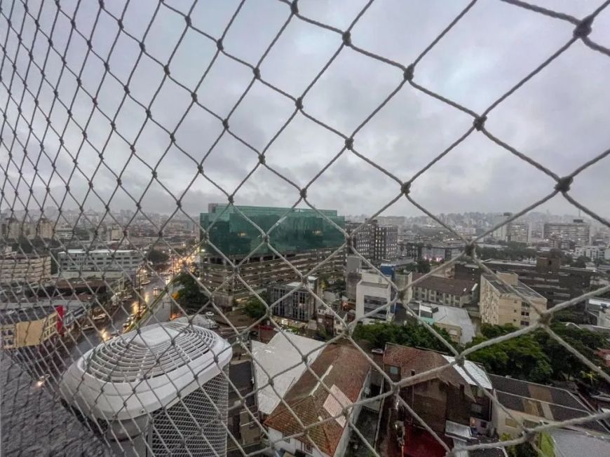 Apartamento de 2 dormitórios para venda com, 1 vaga no bairro Azenha, em Porto Alegre