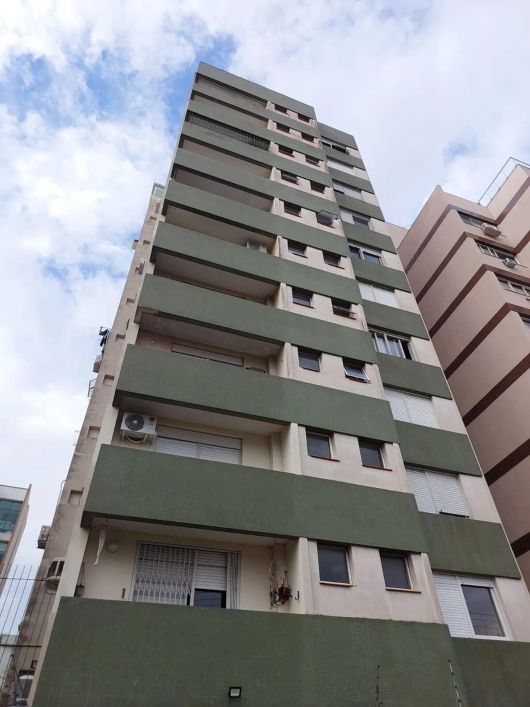 Excelente Oportunidade! Apartamento totalmente reformado, pronto para morar no Bairro Centro, Porto