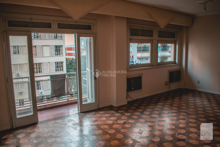 Apartamento à venda no Centro Histórico com 3 dormitórios/quartos e 190 m² de área útil