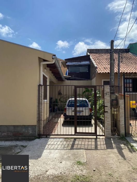 Casa no bairro Hípica - 2 dormitórios