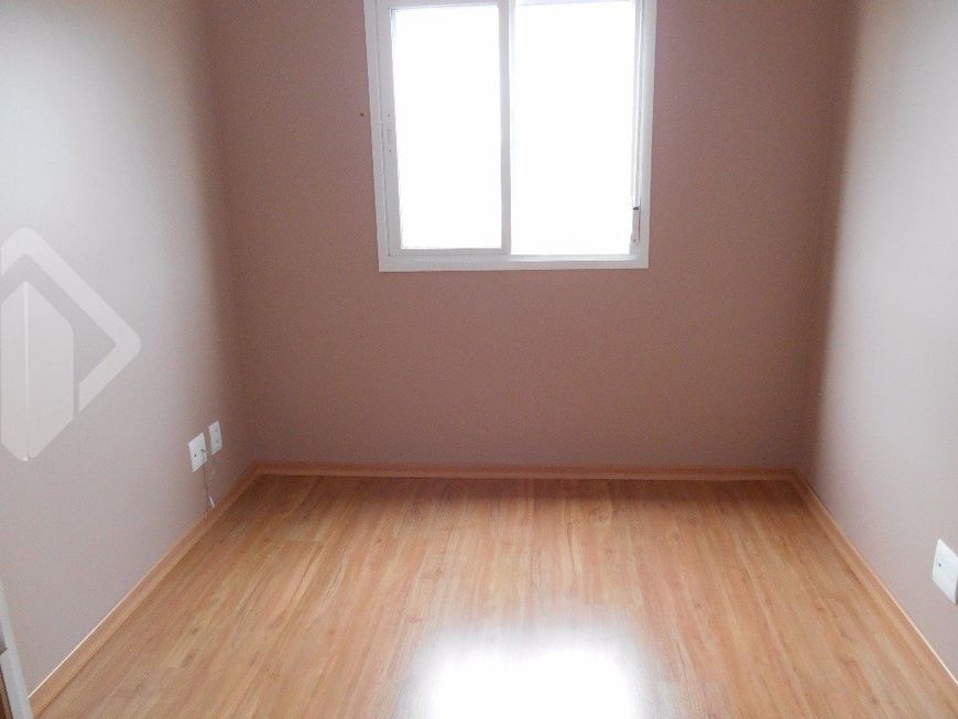 Apartamento de 2 dormitórios em condomínio com infra completa situado em rua tranquila