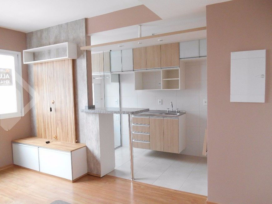 Apartamento de 2 dormitórios em condomínio com infra completa situado em rua tranquila