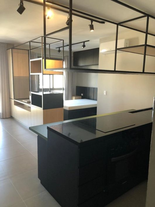 Descubra o seu novo lar no coração de Porto Alegre! Este encantador apartamento, totalmemte mobiliad