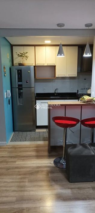 Apartamento à venda no Jardim Leopoldina com 49 m² e 2 dormitórios/quartos.
