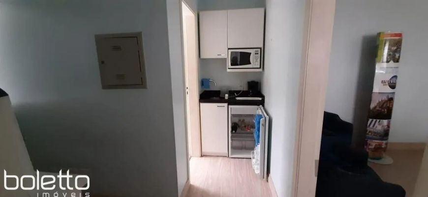Sala comercial para Comprar com 1 vaga na Cristóvão Colombo.