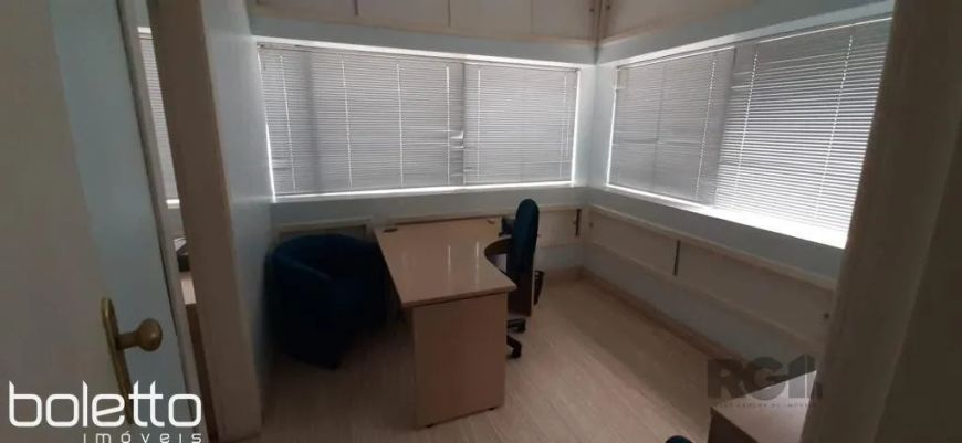 Sala comercial para Comprar com 1 vaga na Cristóvão Colombo.