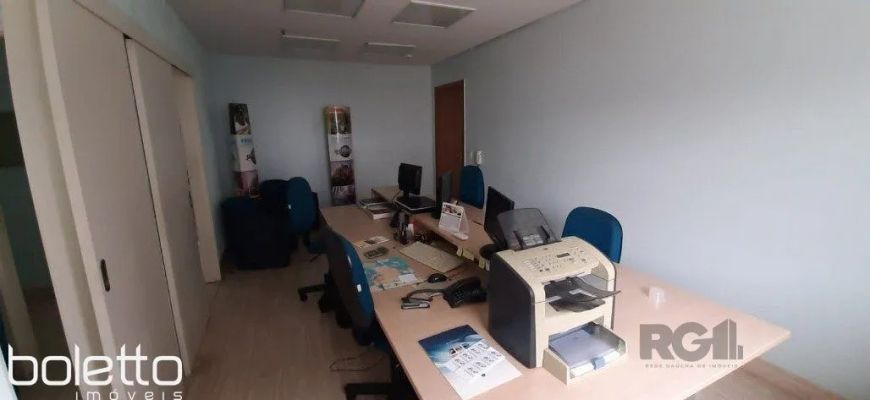 Sala comercial para Comprar com 1 vaga na Cristóvão Colombo.