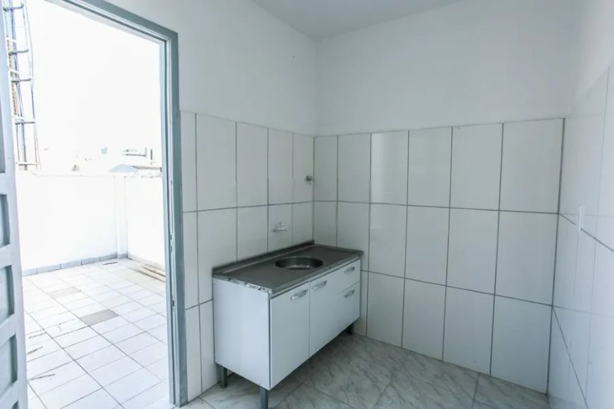 Excelente apto. de 01 dormitorio reformado,, no bairro Cidade Baixa , com 50m2, de área privativa, d