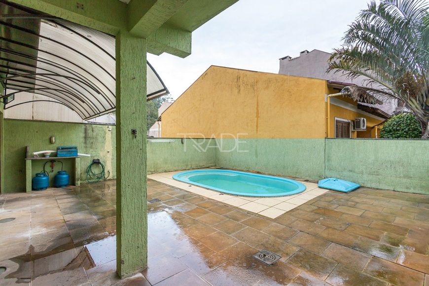 Casa de 03 dormitórios no bairro Hípica na zona sul de Porto Alegre.