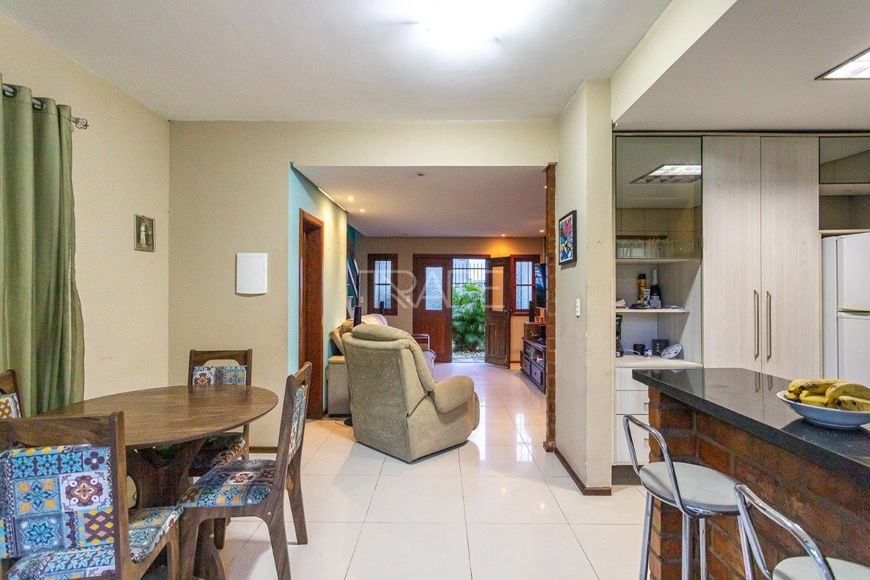 Casa de 03 dormitórios no bairro Hípica na zona sul de Porto Alegre.