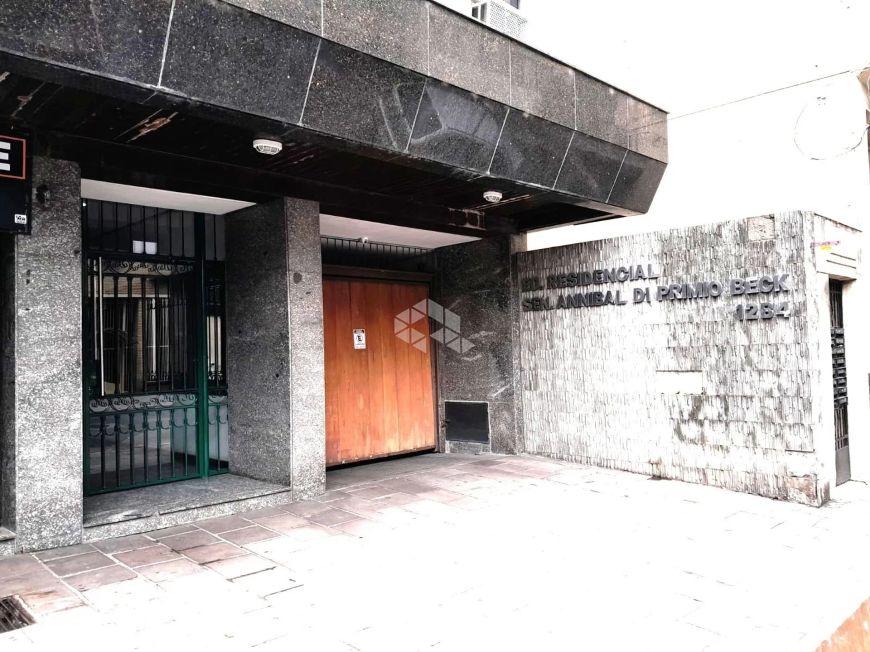 COBERTURA 2 DORMITÓRIOS COM GARAGEM NO CENTRO HISTÓRICO