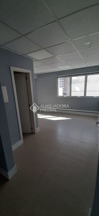 Comercial no bairro Menino Deus