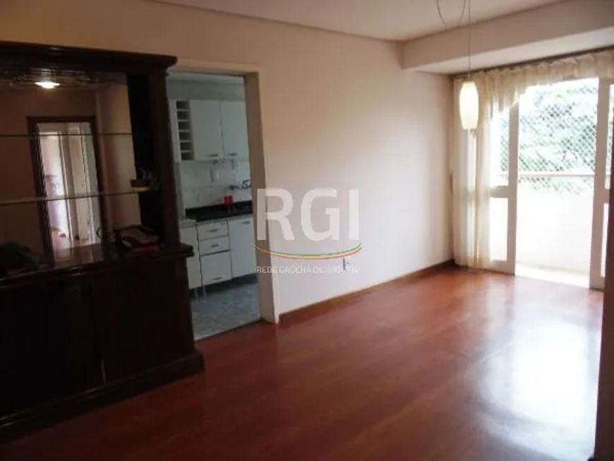 ÓTIMA COBERTURA COM 160m², COM: PARTE INFERIOR: 3 DORMITÓRIOS, LIVING 2 AMBIENTES, BANHEIRO SOCIAL C