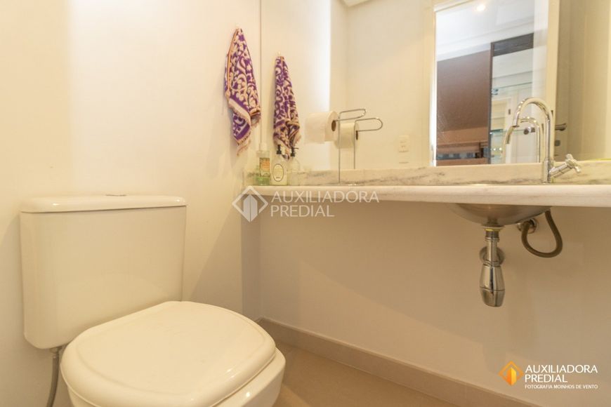 Apartamento para venda possui 140 metros quadrados com 3 quartos em Mont Serrat - Porto Alegre - RS