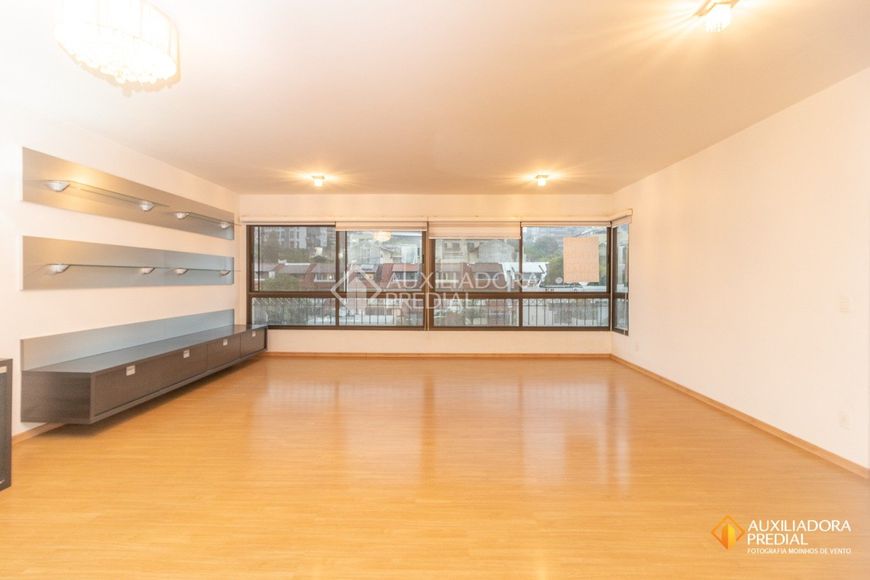 Apartamento para venda possui 140 metros quadrados com 3 quartos em Mont Serrat - Porto Alegre - RS