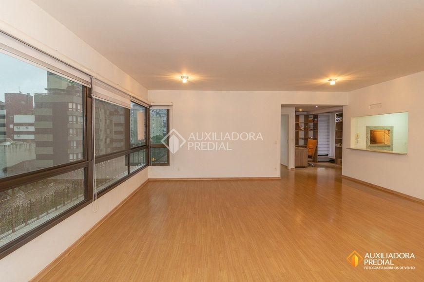 Apartamento para venda possui 140 metros quadrados com 3 quartos em Mont Serrat - Porto Alegre - RS