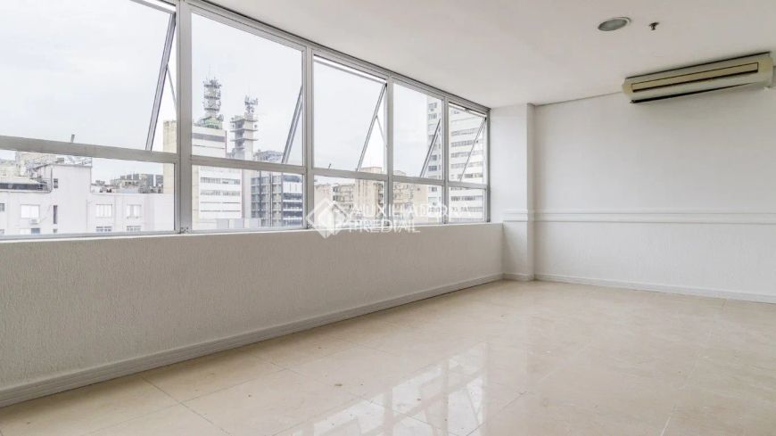 Apartamento studio à venda no Centro Histórico com 1 dormitório e 35 m².