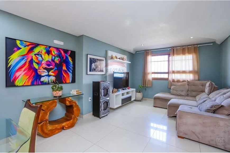 Espaçosa casa a venda no Hipica Boulevard. São 185m² de área construída. São 3 dormitórios.