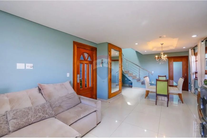 Espaçosa casa a venda no Hipica Boulevard. São 185m² de área construída. São 3 dormitórios.