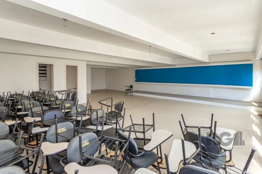 Sala com 157 m² , 1 banheiro, ar central. Edifício na Galeria Santa Fé.