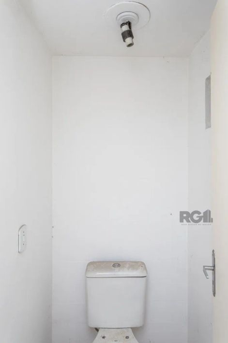 Sala com 157 m² , 1 banheiro, ar central. Edifício na Galeria Santa Fé.