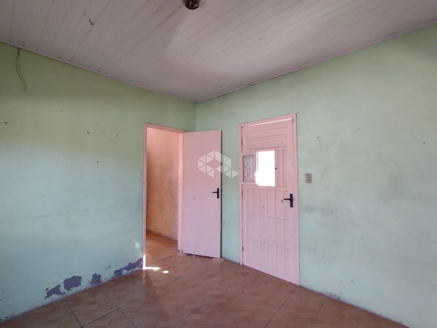 Casa com 1 quarto, 1 banheiro, cozinha, vaga garagem descoberta