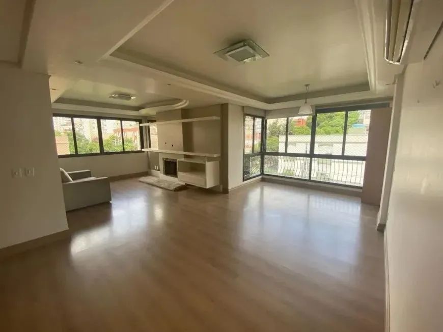 Apartamento à venda no bairro Mont Serrat com 116m² e 3 dormitórios/quartos.