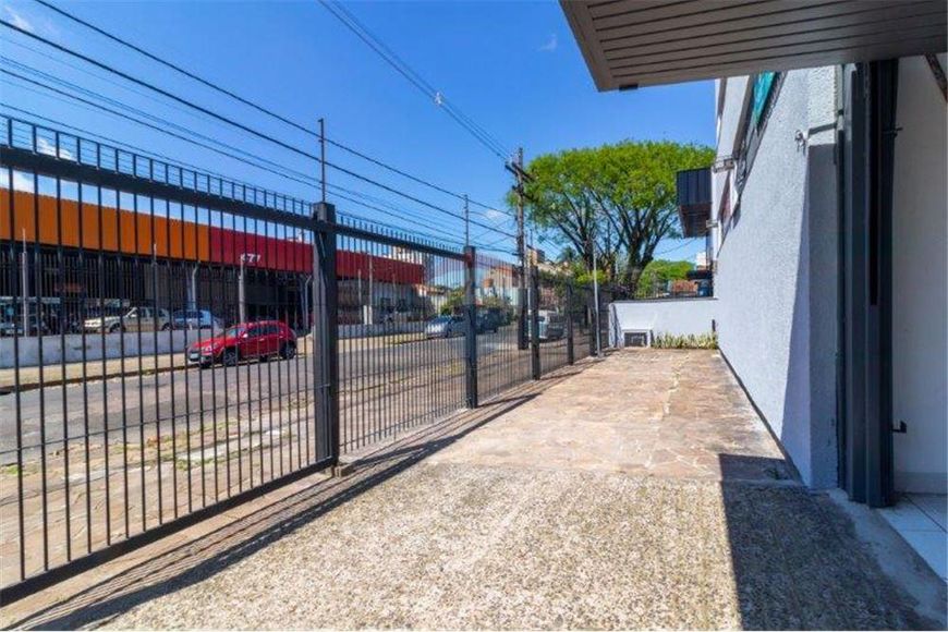 Prédio 3 andares e cobertura, próximo à Avenida Ipiranga