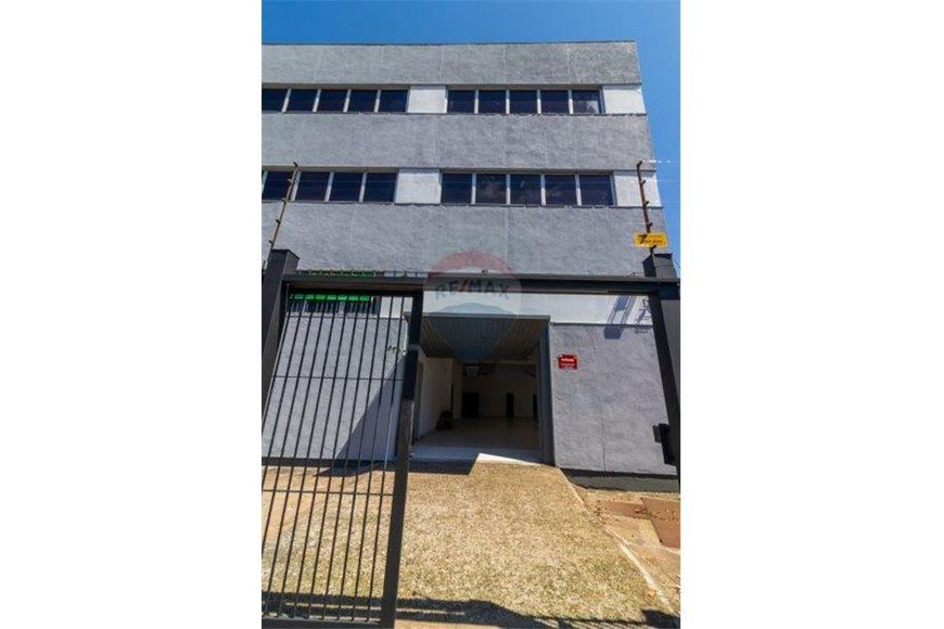 Prédio 3 andares e cobertura, próximo à Avenida Ipiranga