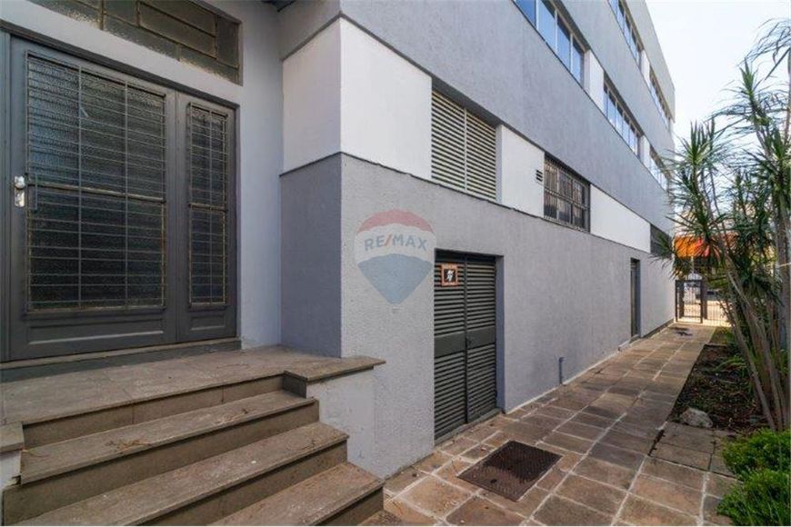 Prédio 3 andares e cobertura, próximo à Avenida Ipiranga