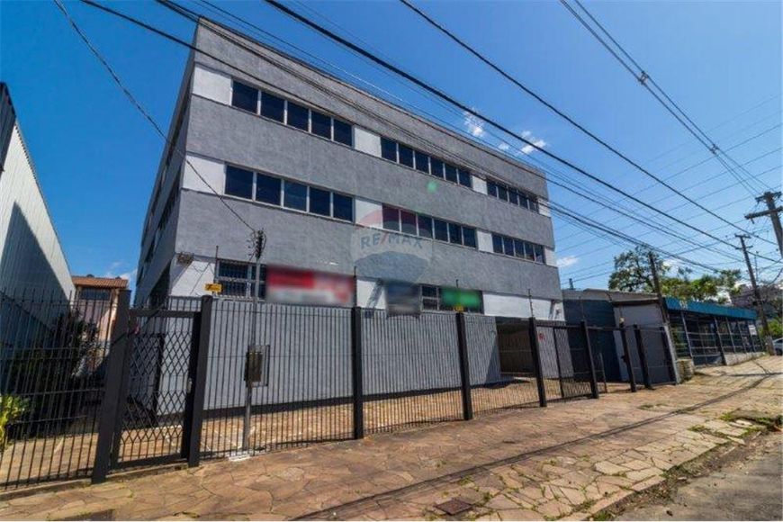 Prédio 3 andares e cobertura, próximo à Avenida Ipiranga