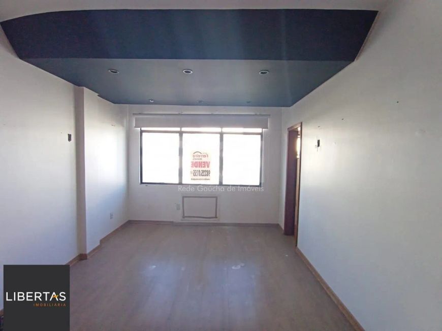 Sala comercial com 78m² de área privativa, localizado no bairro Bom Fim.
