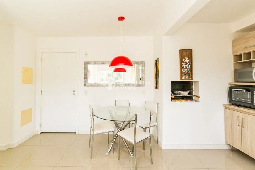 Apartamento 2 dormitórios com vaga no bairro Morro Santana