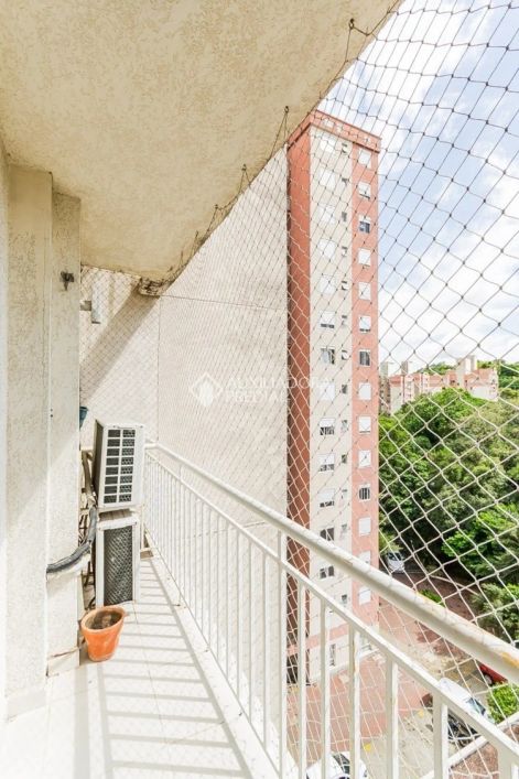Apartamento 2 dormitórios com vaga no bairro Morro Santana