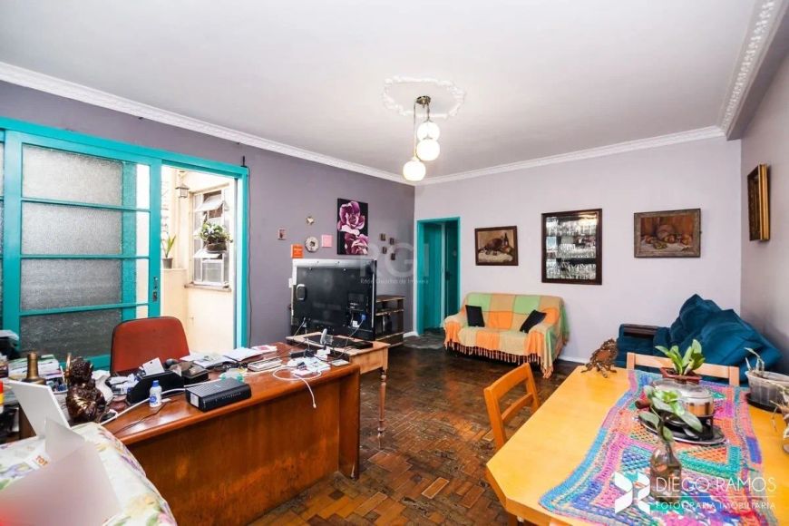 Apartamento de 3 dormitórios, com garden. Primeiro andar. Apartamento amplo, bem iluminado e ventila