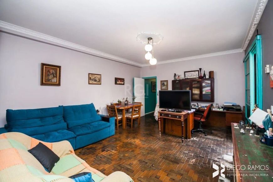 Apartamento de 3 dormitórios, com garden. Primeiro andar. Apartamento amplo, bem iluminado e ventila