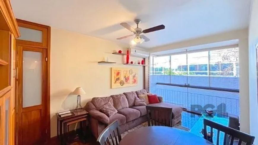 Apartamento em Porto Alegre, no bairro Praia de Belas, com 2 dormitório(s), e 2 banheiros, à venda.
