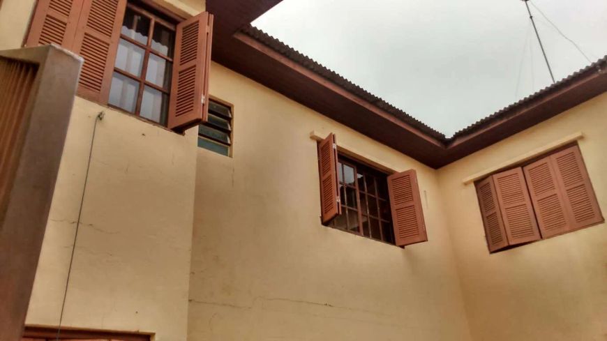 Casa em Avenida Eduardo Prado - Cavalhada - Porto Alegre/RS
