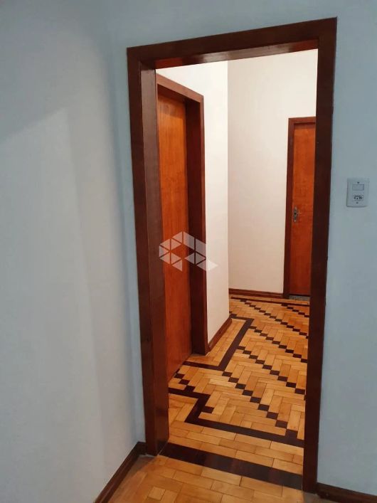 Crédito Real vende apartamento no Centro histórico, 2 dormitórios, living amplo