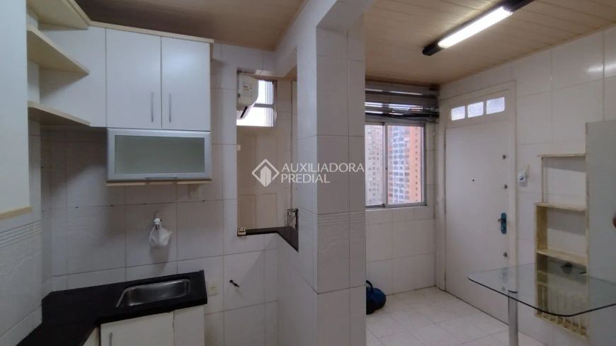 Excelente apartamento de 02 Dormitórios e andar alto no Centro Histórico de Porto Alegre, sacada, vi