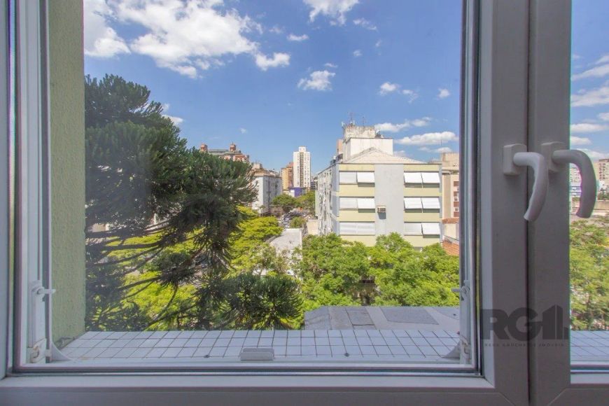 Apartamento Amplo e Bem Localizado - 3 Dormitórios, Suíte e Vaga Escriturada