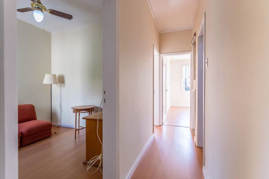 Imóvel para venda possui 73 metros quadrados com 3 quartos em Moinhos de Vento - Porto Alegre - RS