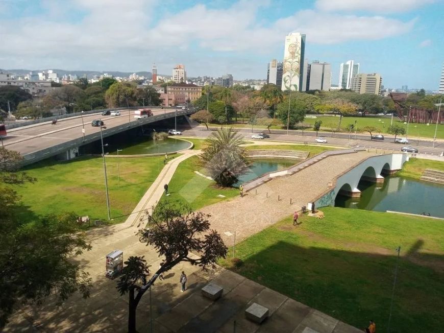 Sala comercial com vista para Orla do Guaíba